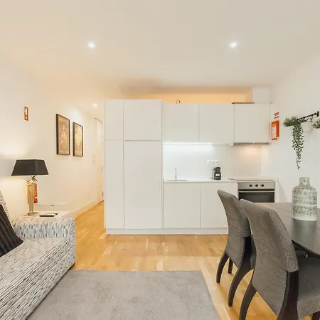Heart Of The By Vacationy Appartement Oporto